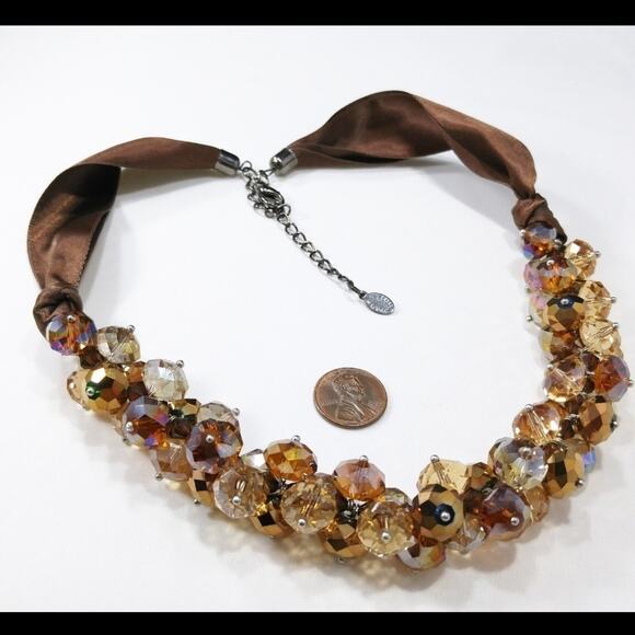 Ali Khan Crystal Topaz Faceted Bead Ribbon Necklace - 22 Inches - Picture 7 of 8